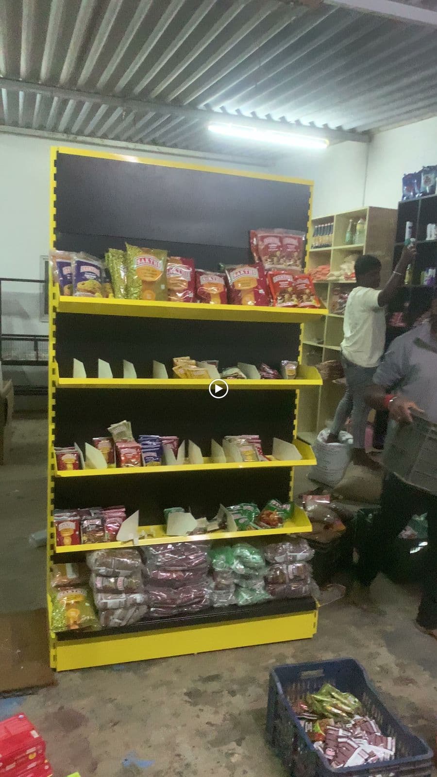 Supermarket checkout counter and point of sale