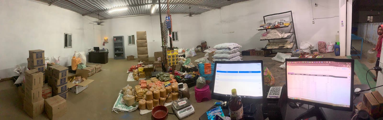 Wholesale Syndicate warehouse staging area and point of sale terminal